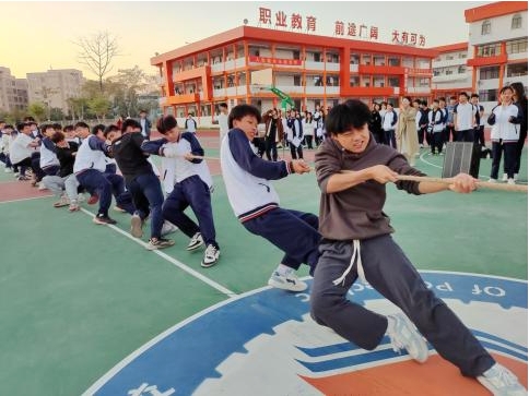力“拔”山河 “绳”采飞扬——beat365中文版官网举行学生拔河比赛