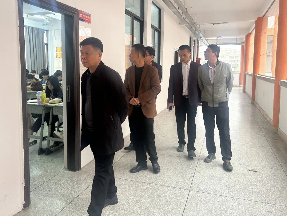 新学期，新起点∣beat365中文版官网领导开展春季学期开学首日教学巡查