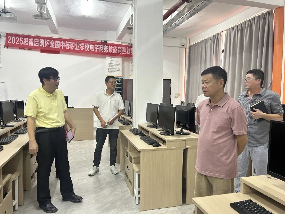 全域排查除隐患，筑牢防线迎开学——beat365中文版官网2025年秋季学期安全保障工作纪实